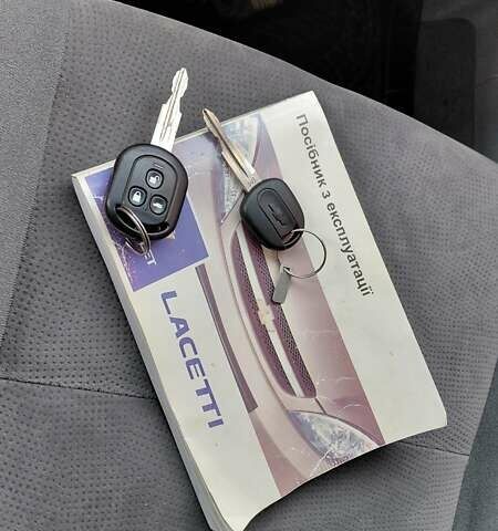 Серый Шевроле Лачетти, объемом двигателя 1.79 л и пробегом 106 тыс. км за 4000 $, фото 16 на Automoto.ua