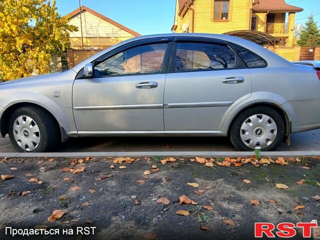 Серый Шевроле Лачетти, объемом двигателя 1.8 л и пробегом 248 тыс. км за 4000 $, фото 3 на Automoto.ua