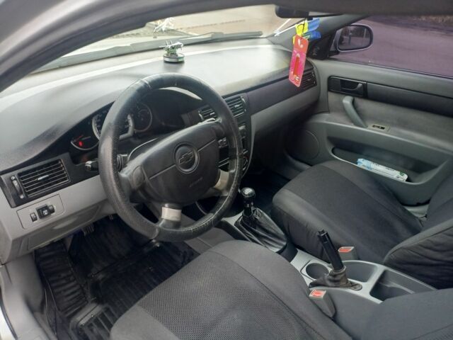 Серый Шевроле Лачетти, объемом двигателя 1.6 л и пробегом 322 тыс. км за 3300 $, фото 5 на Automoto.ua