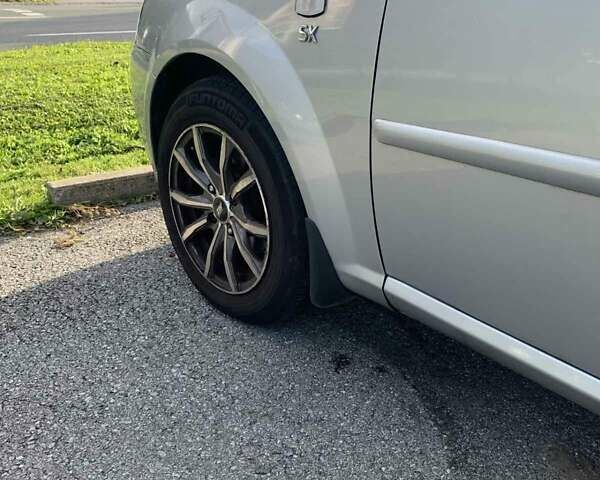 Серый Шевроле Лачетти, объемом двигателя 1.8 л и пробегом 300 тыс. км за 4200 $, фото 6 на Automoto.ua