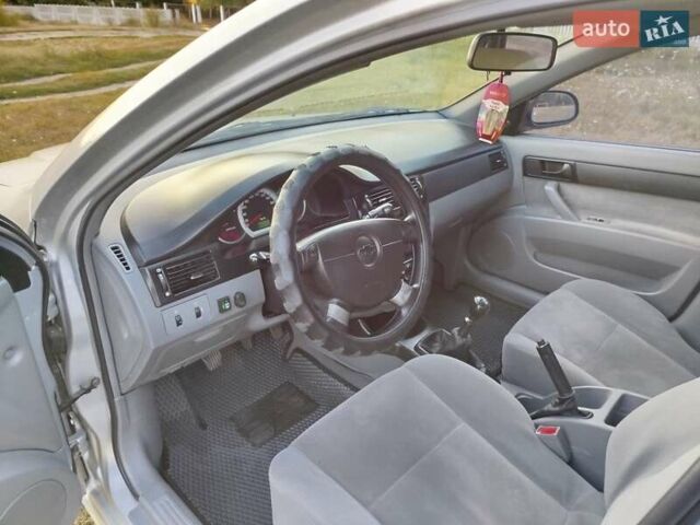 Серый Шевроле Лачетти, объемом двигателя 1.6 л и пробегом 270 тыс. км за 4950 $, фото 1 на Automoto.ua