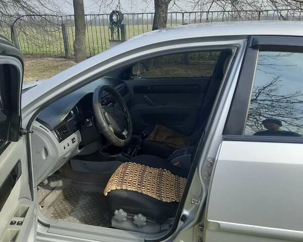 Серый Шевроле Лачетти, объемом двигателя 1.6 л и пробегом 210 тыс. км за 4800 $, фото 2 на Automoto.ua