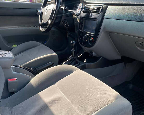 Серый Шевроле Лачетти, объемом двигателя 1.8 л и пробегом 259 тыс. км за 4000 $, фото 8 на Automoto.ua