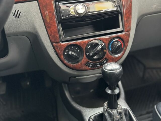 Сірий Шевроле Лачетті, об'ємом двигуна 1.6 л та пробігом 250 тис. км за 3850 $, фото 13 на Automoto.ua