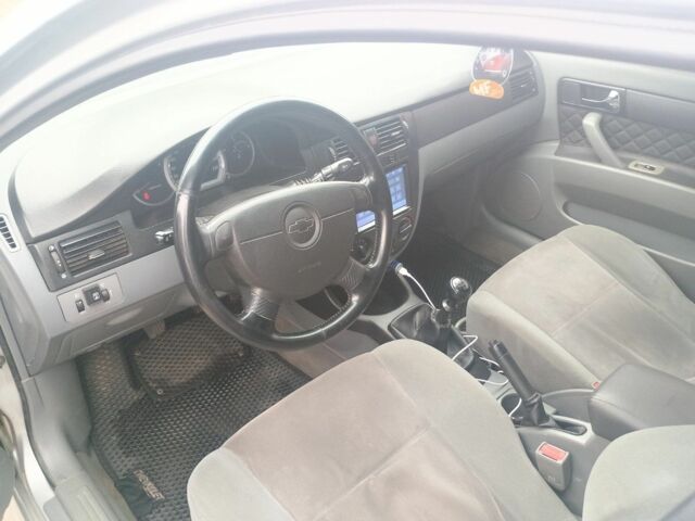 Сірий Шевроле Лачетті, об'ємом двигуна 1.8 л та пробігом 280 тис. км за 3650 $, фото 6 на Automoto.ua