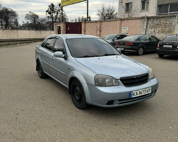 Серый Шевроле Лачетти, объемом двигателя 1.8 л и пробегом 265 тыс. км за 4100 $, фото 2 на Automoto.ua