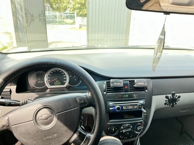 Серый Шевроле Лачетти, объемом двигателя 1.8 л и пробегом 236 тыс. км за 4800 $, фото 6 на Automoto.ua