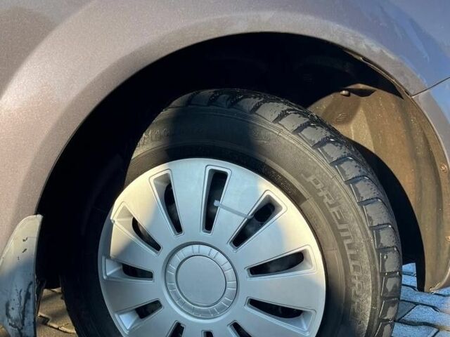 Серый Шевроле Лачетти, объемом двигателя 1.6 л и пробегом 248 тыс. км за 4400 $, фото 6 на Automoto.ua