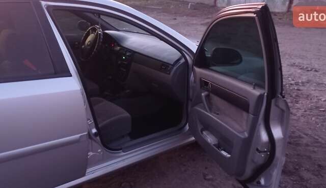 Серый Шевроле Лачетти, объемом двигателя 1.8 л и пробегом 354 тыс. км за 4200 $, фото 5 на Automoto.ua