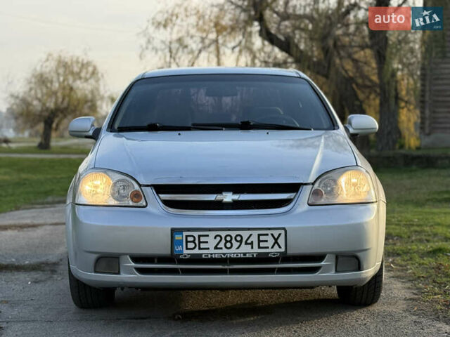 Серый Шевроле Лачетти, объемом двигателя 1.8 л и пробегом 290 тыс. км за 4500 $, фото 1 на Automoto.ua