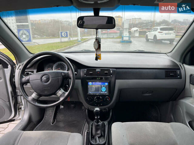 Серый Шевроле Лачетти, объемом двигателя 1.8 л и пробегом 250 тыс. км за 4600 $, фото 7 на Automoto.ua