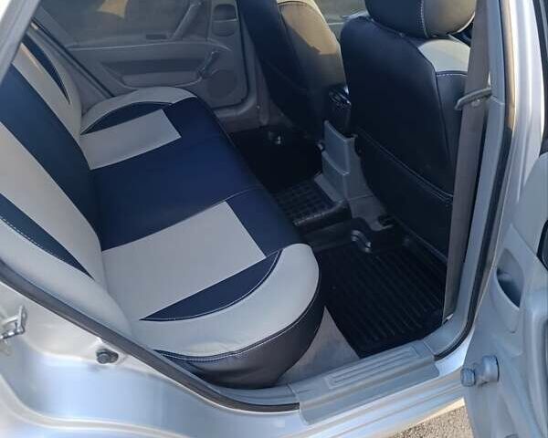 Сірий Шевроле Лачетті, об'ємом двигуна 1.6 л та пробігом 182 тис. км за 4700 $, фото 4 на Automoto.ua