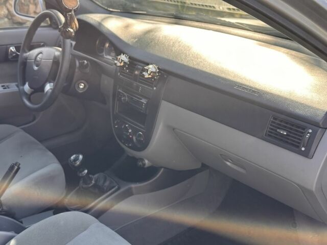 Серый Шевроле Лачетти, объемом двигателя 1.8 л и пробегом 170 тыс. км за 5500 $, фото 6 на Automoto.ua