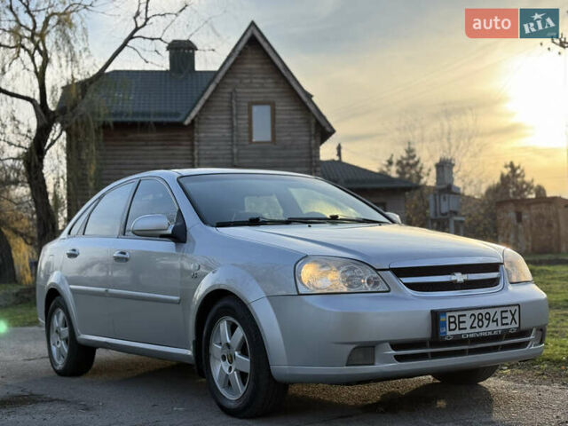 Серый Шевроле Лачетти, объемом двигателя 1.8 л и пробегом 290 тыс. км за 4500 $, фото 2 на Automoto.ua