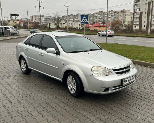 Серый Шевроле Лачетти, объемом двигателя 1.8 л и пробегом 250 тыс. км за 4600 $, фото 6 на Automoto.ua