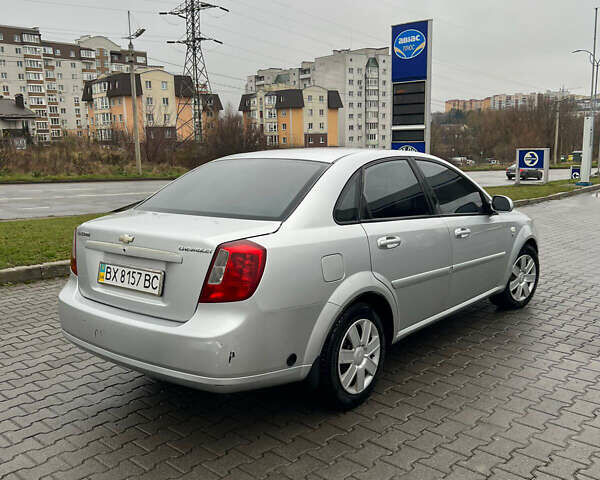 Серый Шевроле Лачетти, объемом двигателя 1.8 л и пробегом 250 тыс. км за 4600 $, фото 5 на Automoto.ua