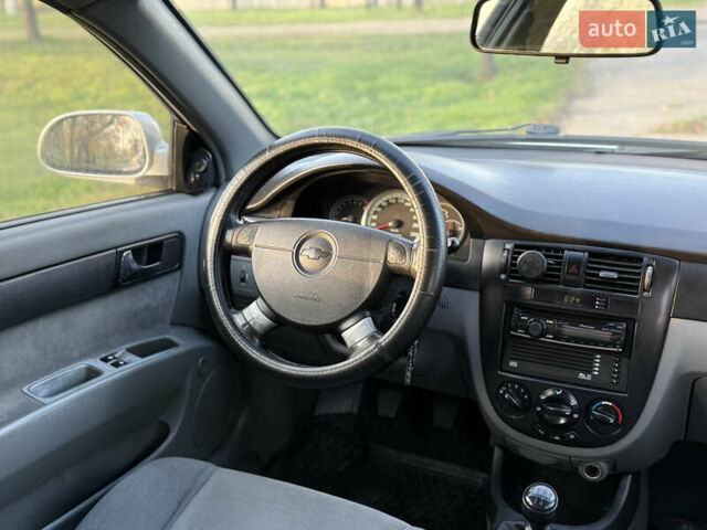 Серый Шевроле Лачетти, объемом двигателя 1.8 л и пробегом 290 тыс. км за 4500 $, фото 8 на Automoto.ua