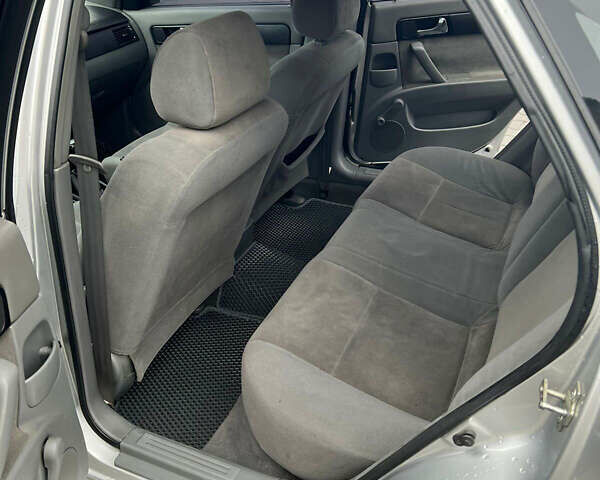 Серый Шевроле Лачетти, объемом двигателя 1.8 л и пробегом 250 тыс. км за 4600 $, фото 10 на Automoto.ua