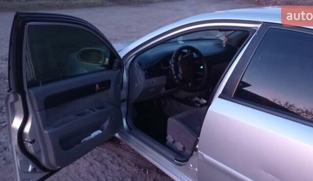 Серый Шевроле Лачетти, объемом двигателя 1.8 л и пробегом 354 тыс. км за 4200 $, фото 4 на Automoto.ua