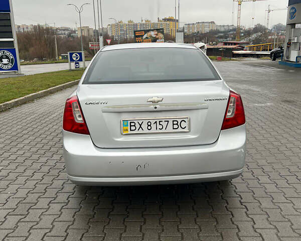 Серый Шевроле Лачетти, объемом двигателя 1.8 л и пробегом 250 тыс. км за 4600 $, фото 4 на Automoto.ua