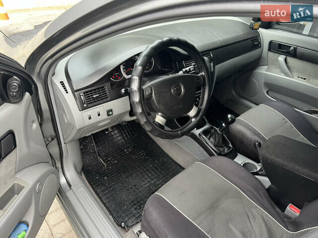 Серый Шевроле Лачетти, объемом двигателя 1.6 л и пробегом 252 тыс. км за 4500 $, фото 16 на Automoto.ua