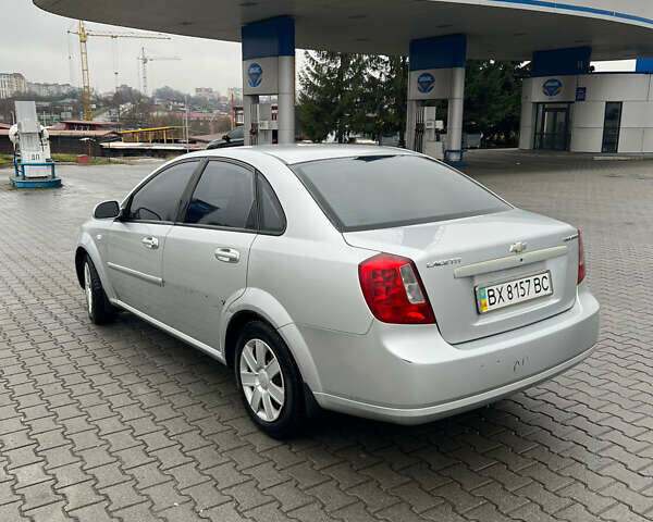 Серый Шевроле Лачетти, объемом двигателя 1.8 л и пробегом 250 тыс. км за 4600 $, фото 3 на Automoto.ua