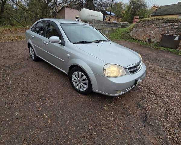 Сірий Шевроле Лачетті, об'ємом двигуна 1.8 л та пробігом 220 тис. км за 3900 $, фото 1 на Automoto.ua
