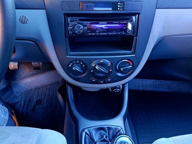 Сірий Шевроле Лачетті, об'ємом двигуна 1.8 л та пробігом 107 тис. км за 6500 $, фото 9 на Automoto.ua