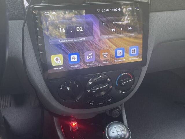 Серый Шевроле Лачетти, объемом двигателя 1.8 л и пробегом 220 тыс. км за 4600 $, фото 3 на Automoto.ua