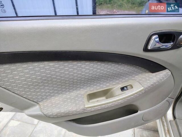 Серый Шевроле Лачетти, объемом двигателя 1.8 л и пробегом 263 тыс. км за 3100 $, фото 7 на Automoto.ua