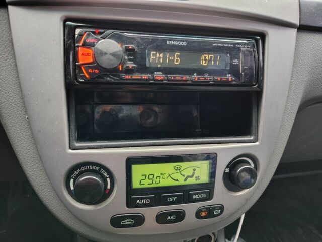 Серый Шевроле Лачетти, объемом двигателя 1.8 л и пробегом 250 тыс. км за 3100 $, фото 7 на Automoto.ua