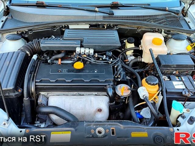 Серый Шевроле Лачетти, объемом двигателя 1.8 л и пробегом 280 тыс. км за 4750 $, фото 9 на Automoto.ua