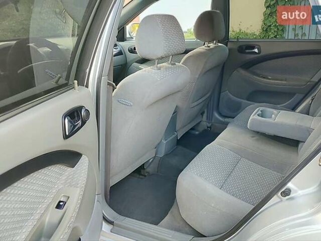 Серый Шевроле Лачетти, объемом двигателя 1.8 л и пробегом 280 тыс. км за 4750 $, фото 10 на Automoto.ua