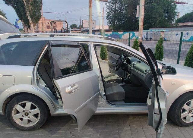 Серый Шевроле Лачетти, объемом двигателя 1.8 л и пробегом 190 тыс. км за 4500 $, фото 13 на Automoto.ua