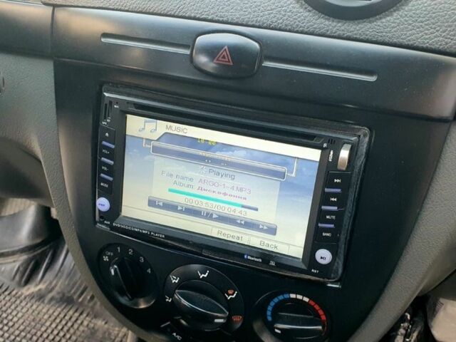 Серый Шевроле Лачетти, объемом двигателя 1.8 л и пробегом 167 тыс. км за 4000 $, фото 3 на Automoto.ua