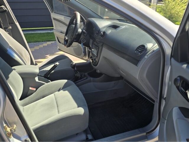 Серый Шевроле Лачетти, объемом двигателя 1.8 л и пробегом 167 тыс. км за 4000 $, фото 18 на Automoto.ua