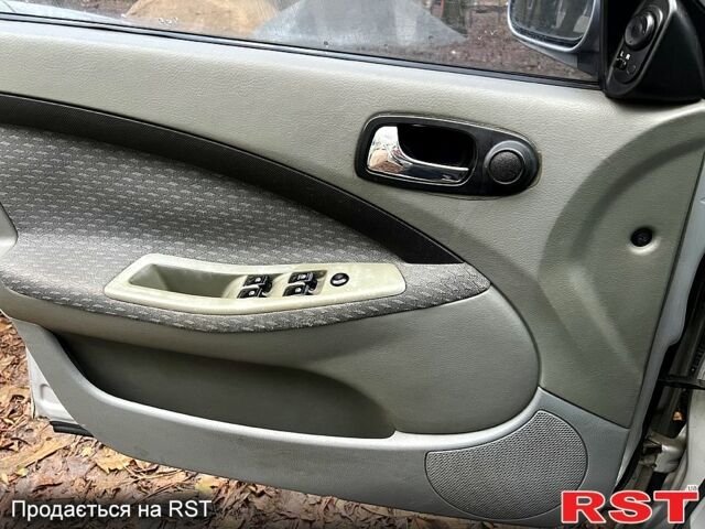 Серый Шевроле Лачетти, объемом двигателя 1.8 л и пробегом 170 тыс. км за 3700 $, фото 9 на Automoto.ua