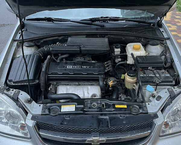 Серый Шевроле Лачетти, объемом двигателя 1.8 л и пробегом 200 тыс. км за 4200 $, фото 5 на Automoto.ua