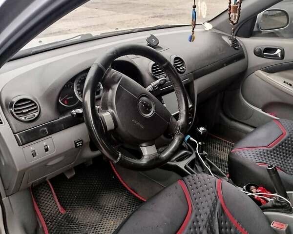 Серый Шевроле Лачетти, объемом двигателя 1.8 л и пробегом 270 тыс. км за 2650 $, фото 4 на Automoto.ua