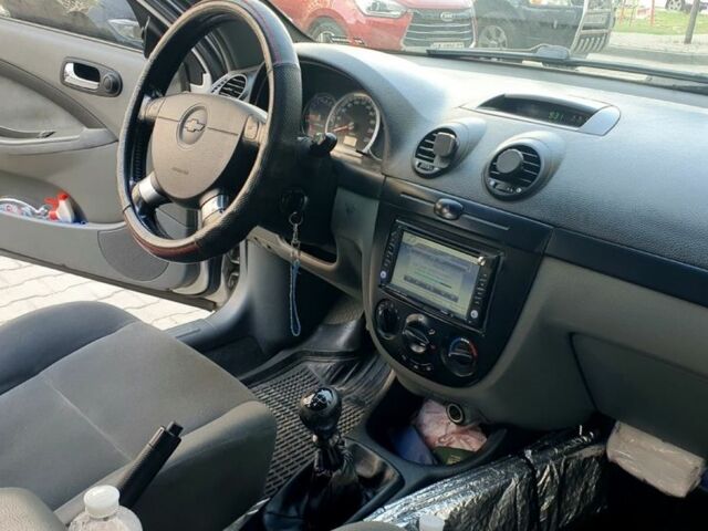 Серый Шевроле Лачетти, объемом двигателя 1.8 л и пробегом 167 тыс. км за 4000 $, фото 4 на Automoto.ua