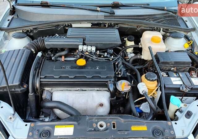 Серый Шевроле Лачетти, объемом двигателя 1.8 л и пробегом 280 тыс. км за 4750 $, фото 15 на Automoto.ua