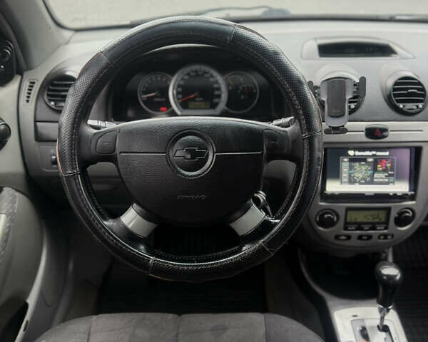 Серый Шевроле Лачетти, объемом двигателя 1.8 л и пробегом 278 тыс. км за 2700 $, фото 6 на Automoto.ua