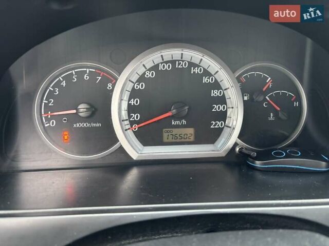 Серый Шевроле Лачетти, объемом двигателя 1.8 л и пробегом 180 тыс. км за 3800 $, фото 3 на Automoto.ua