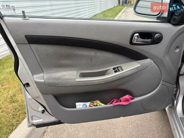 Серый Шевроле Лачетти, объемом двигателя 1.8 л и пробегом 180 тыс. км за 3800 $, фото 13 на Automoto.ua