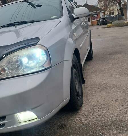 Серый Шевроле Лачетти, объемом двигателя 1.79 л и пробегом 250 тыс. км за 4100 $, фото 1 на Automoto.ua