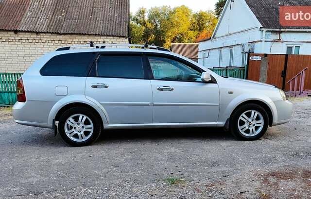 Серый Шевроле Лачетти, объемом двигателя 1.8 л и пробегом 280 тыс. км за 4750 $, фото 3 на Automoto.ua