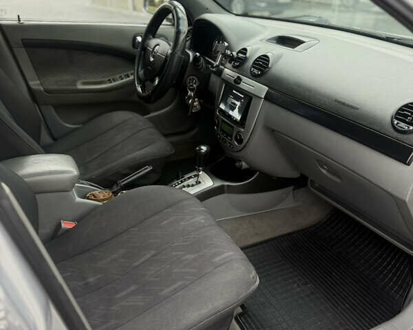 Серый Шевроле Лачетти, объемом двигателя 1.8 л и пробегом 278 тыс. км за 2950 $, фото 9 на Automoto.ua