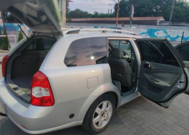 Серый Шевроле Лачетти, объемом двигателя 1.8 л и пробегом 190 тыс. км за 4500 $, фото 3 на Automoto.ua