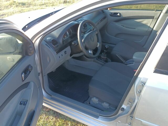 Серый Шевроле Лачетти, объемом двигателя 1.8 л и пробегом 232 тыс. км за 4500 $, фото 5 на Automoto.ua