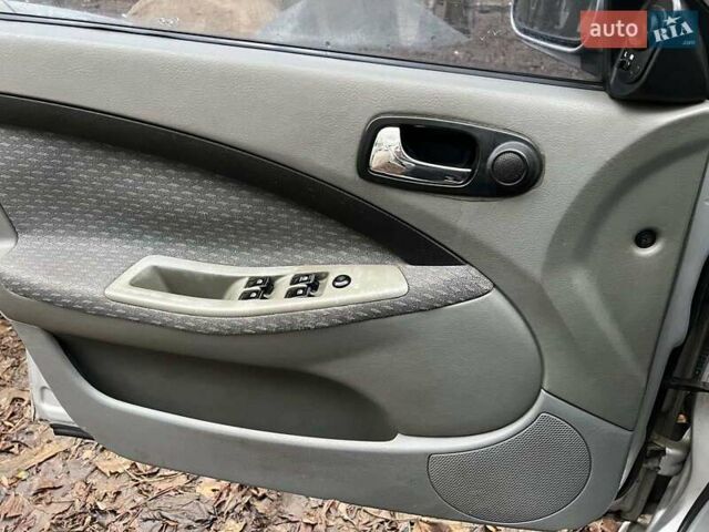 Сірий Шевроле Лачетті, об'ємом двигуна 1.8 л та пробігом 170 тис. км за 3800 $, фото 10 на Automoto.ua
